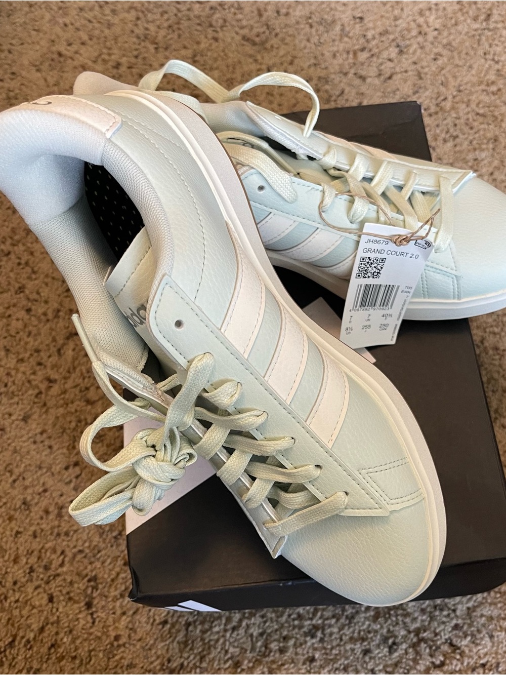 adidas Women's Sneakers - Light Mint 8.5